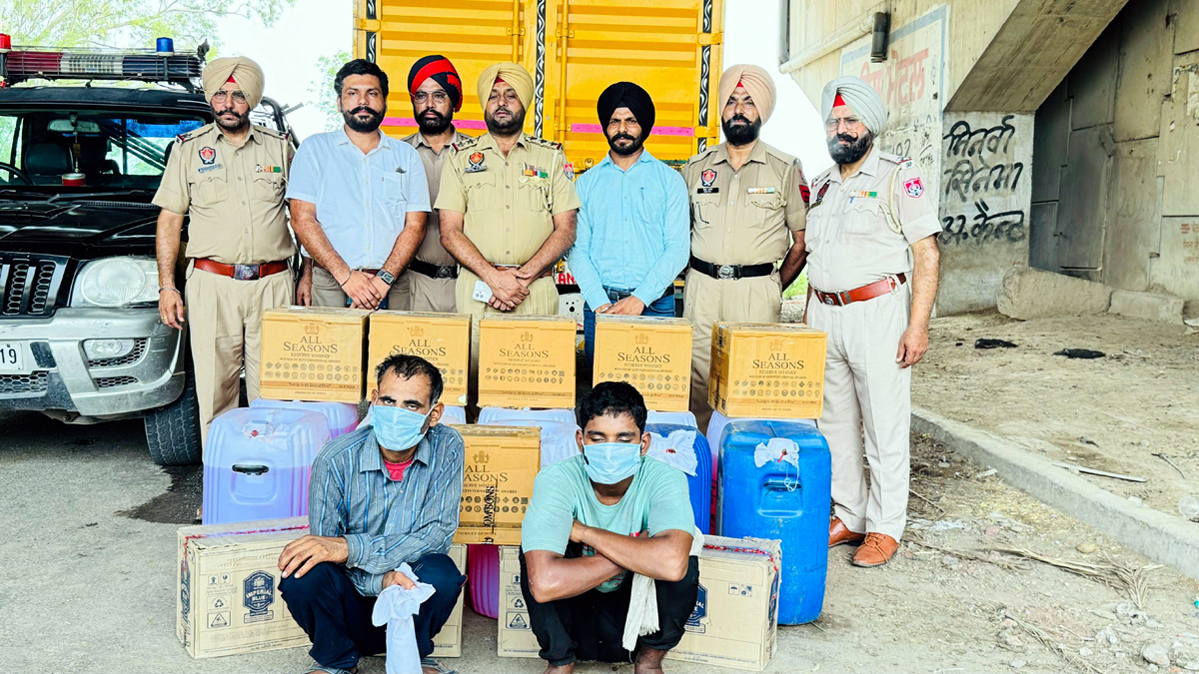 Rajpura police arrested two people with 100 boxes of liquor